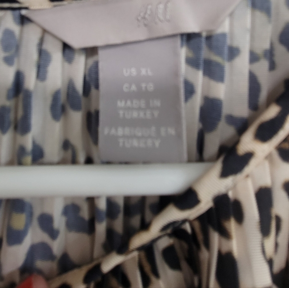 Cheetah Top - Picture 4 of 4